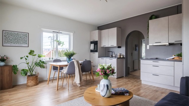 Leiligheten har en gjennomgående og arealeffektiv planløsning.