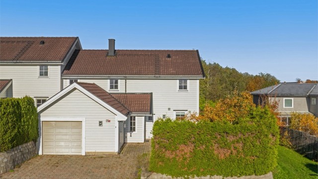 Velkommen til Fjellsetveien 26 - Presentert av Alice U. Lundberg v/Krogsveen Skedsmokorset