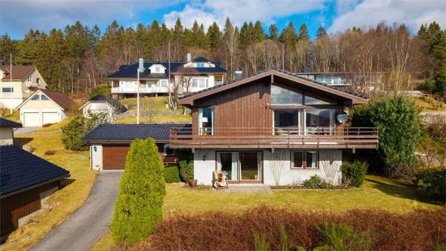 Dronebilde av fasade mot syd