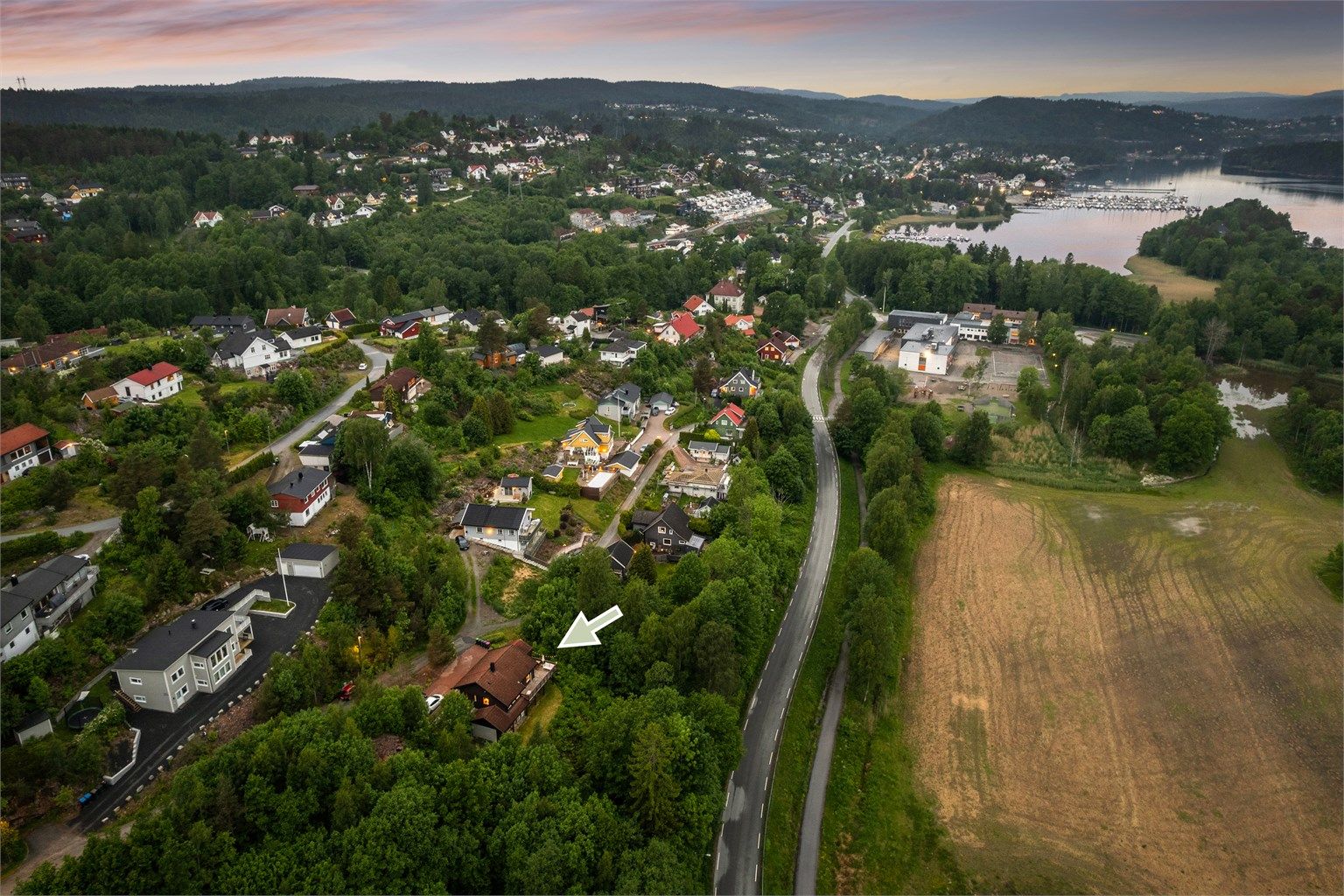 Kort vei til Sætre sentrum og Oslofjorden 