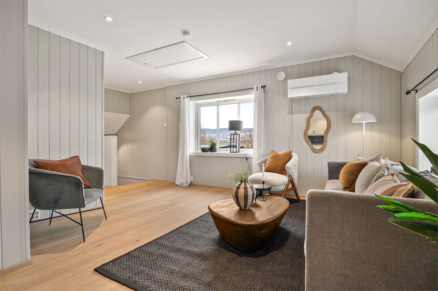 Overflater har blitt oppusset i nyere tid iflg. selger.