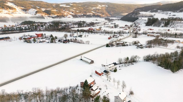Oversiktsbilde mot sør, og sentrum i Å.