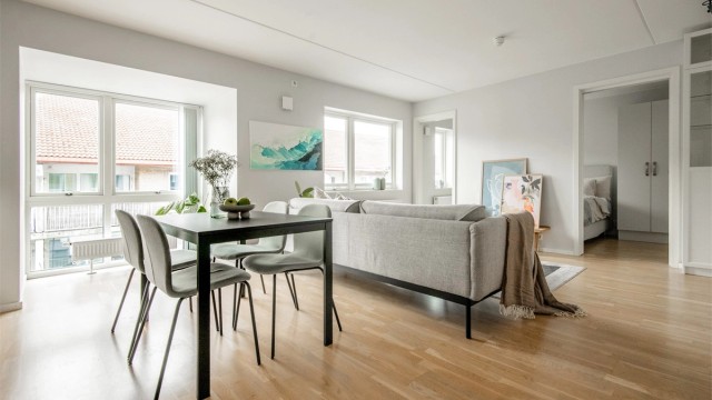 Lys og pen 2-roms leilighet med god planløsning beliggende i byggets 6.etg.