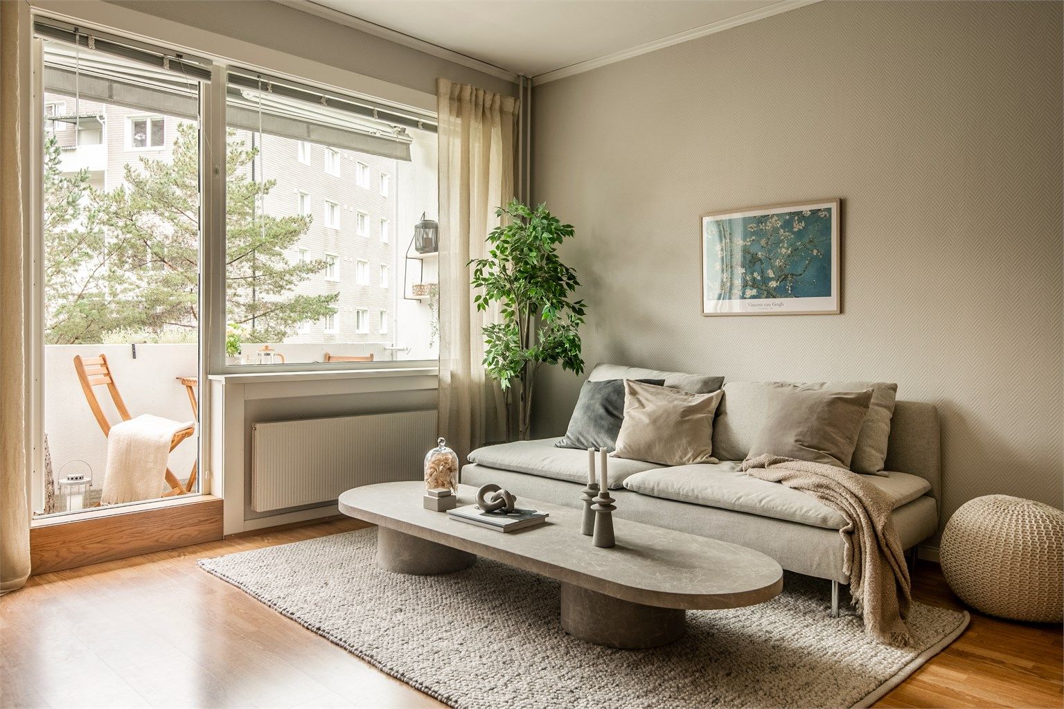 Store vindusflater gir mye lys