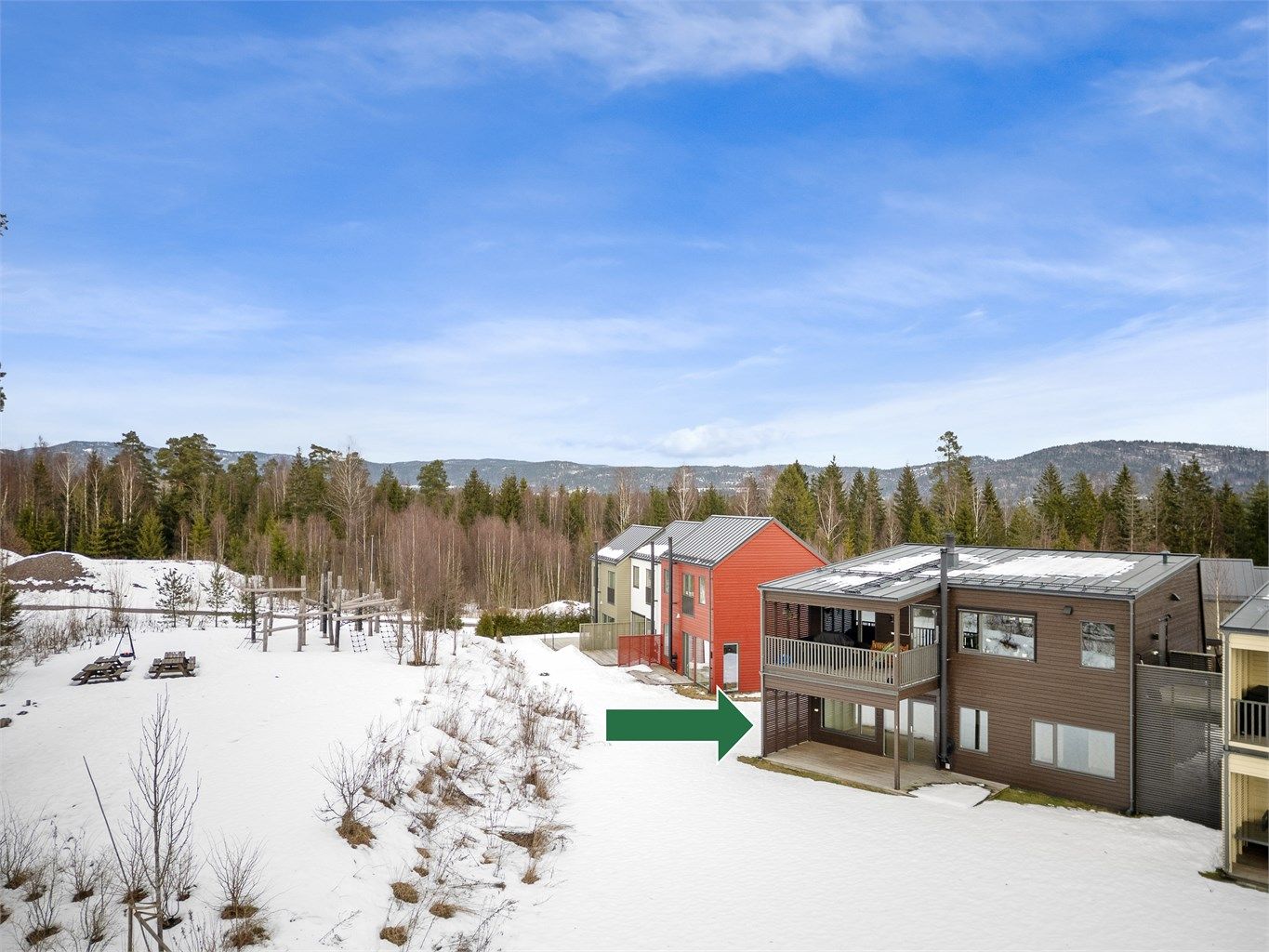 Sameiet har rett til bruk av fellesområder, som inkluderer lekeplass og balløkke.