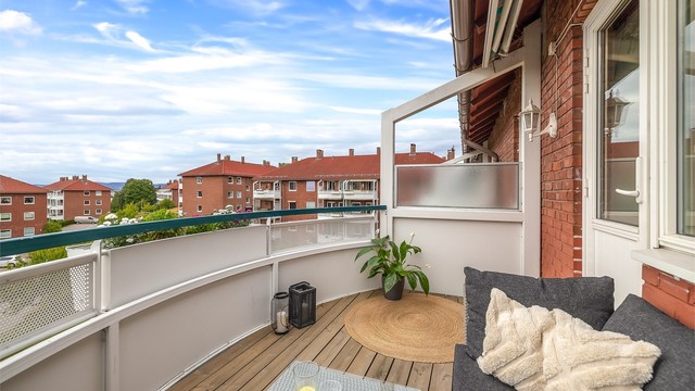 Her er det plass til både sittegruppe og grill