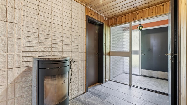 Praktisk med egen inngang til underetasjen.
