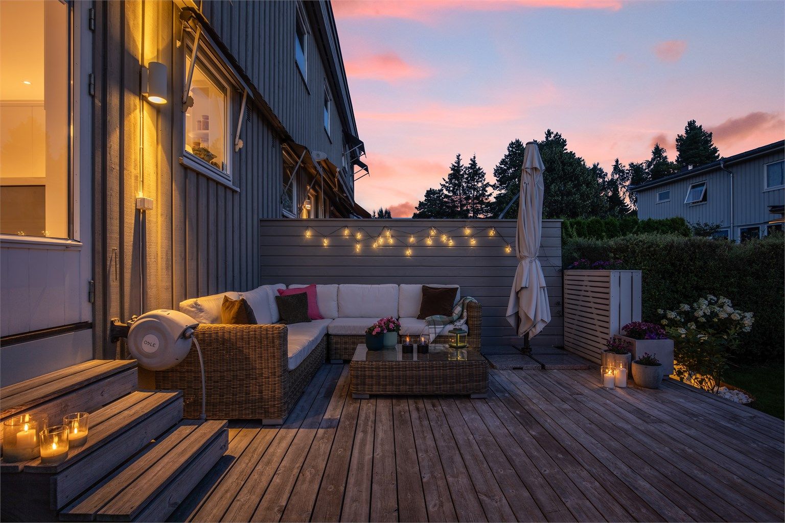 Her kan du med andre ord innrede til et hyggelig uterom med sittegrupper og grill.