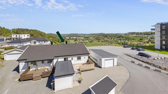 Sjekk ut beliggenheten, helt på enden med fritt utsyn mot sentrum