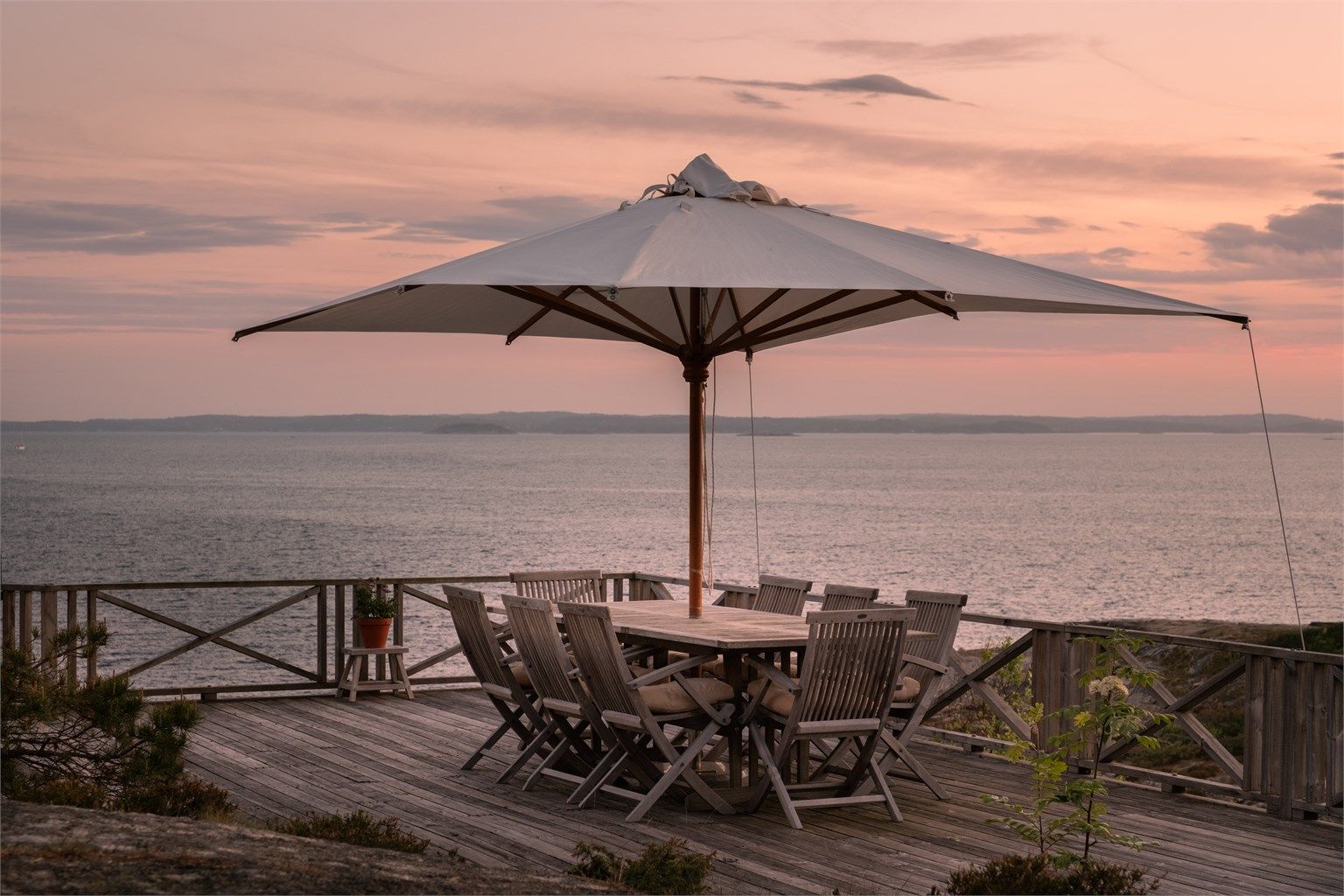 Velkommen til Store Mørvikholmen - en fantastisk sommerperle i naturskjønne omgivelser. Fotograf; Kristoffer Kristiansen.