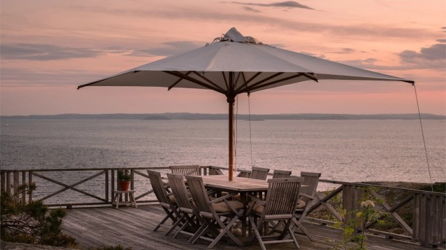 Velkommen til Store Mørvikholmen - en fantastisk sommerperle i naturskjønne omgivelser. Fotograf; Kristoffer Kristiansen.