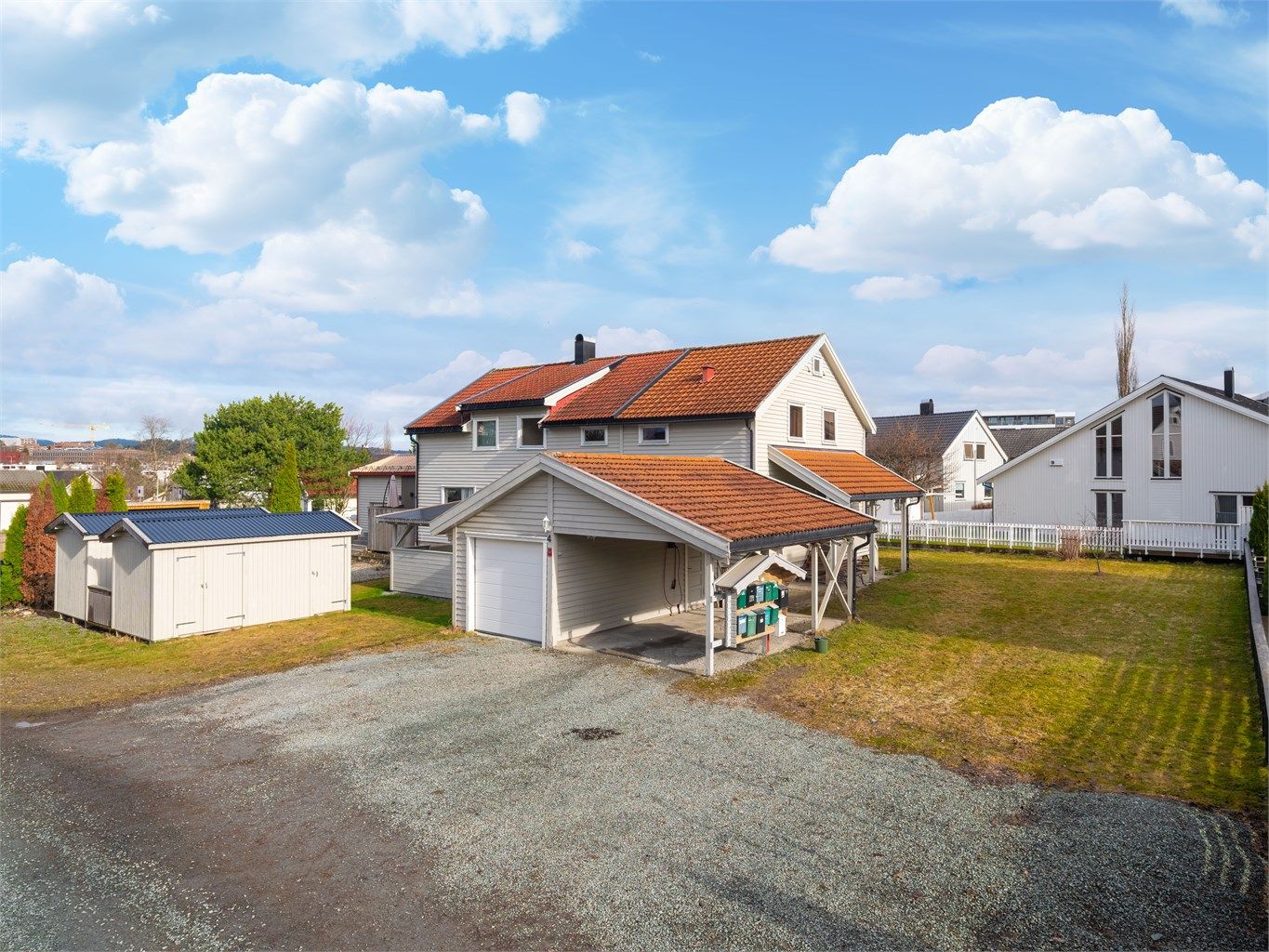 Krogsveen v/Andreas Gunnesmæl presenterer Martin Linges veg 4, innholdsrik familiebolig i rolig strøk på Heimdal 