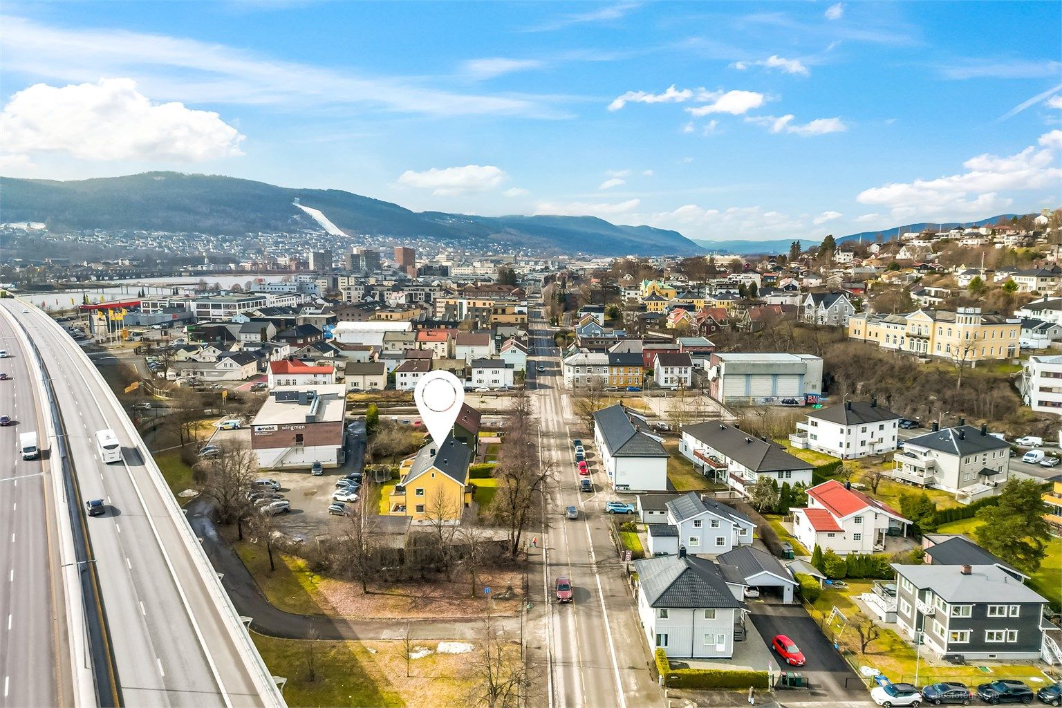 Gågatene i sentrum kan friste med et stort utvalg av sentrumsfasiliteter som caféer, dagligvareforretninger, restauranter, nisjébutikker m.m.