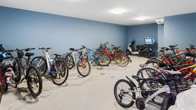 Felles sykkelparkering i sameiet.