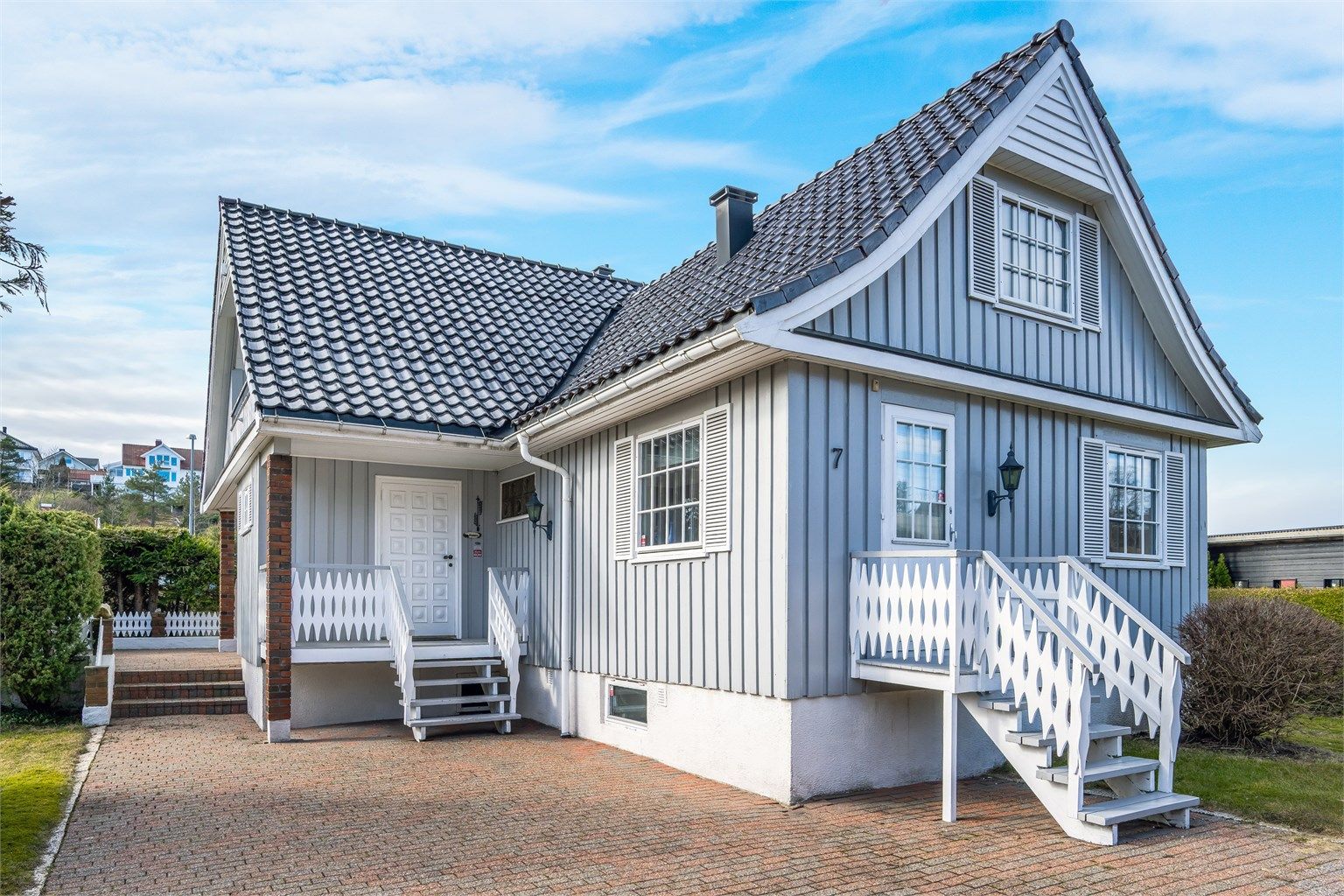 Eneboligen ble opprinnelig bygget i 1956 og har gjennomgått en større ombygging i 1979.