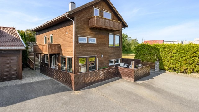 Velkommen til Vågsvegen 18 - Presentert av Mossige v/Krogsveen Jæren