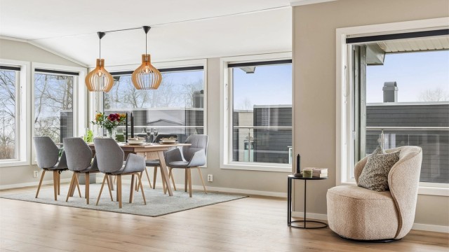 Boligen ble i stor grad oppgradert i 2021, hvor det meste av overflater og flere sentrale rom ble modernisert.