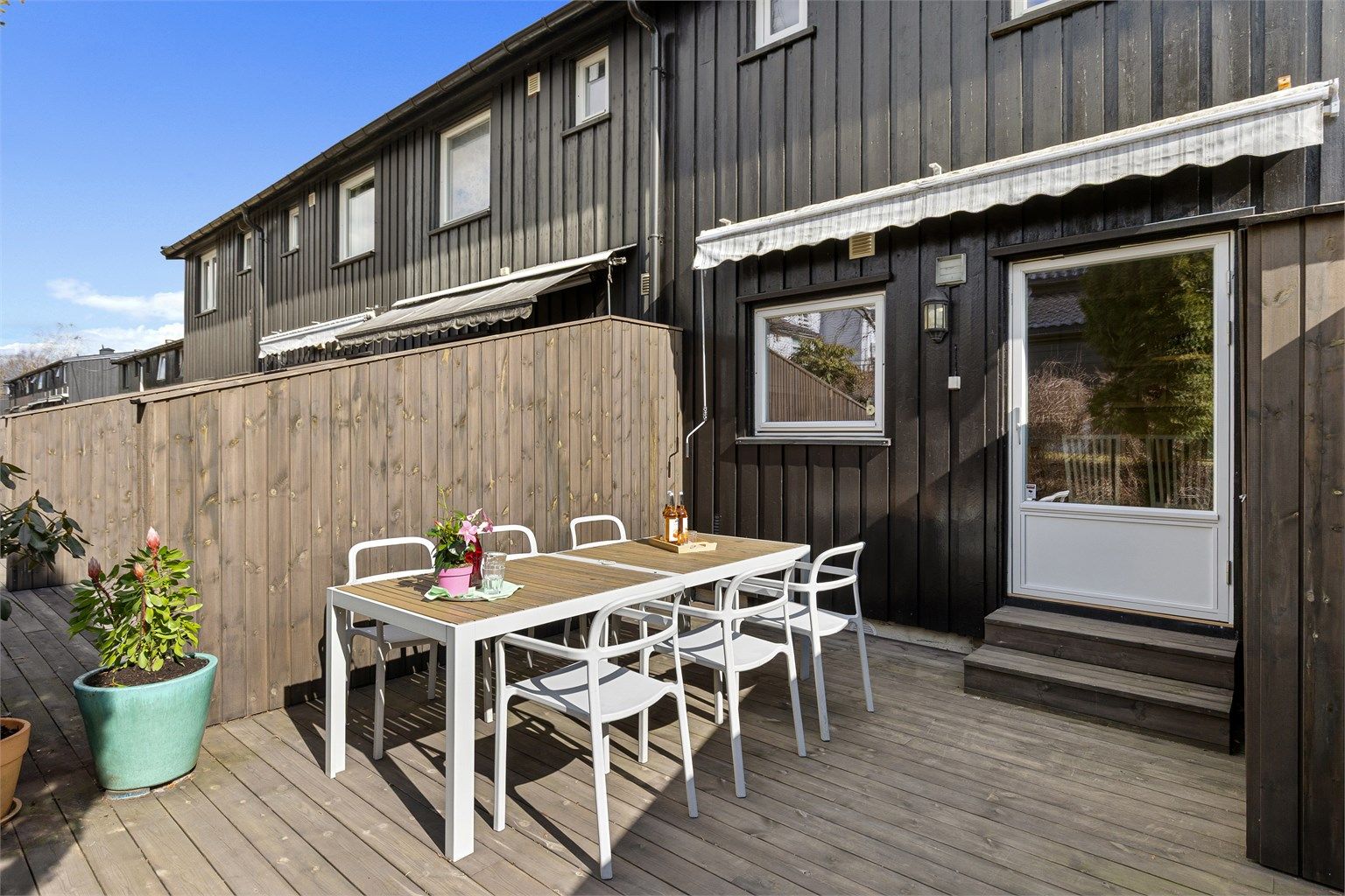 Nydelig solfylt terrasse på 18 kvm 
