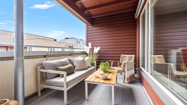 Gode møbleringsmuligheter med plass til flere ulike sittegrupper.