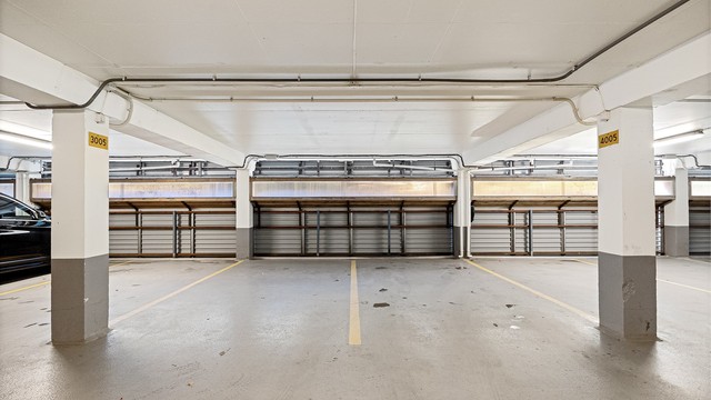 Garasjeplass medfølger boligen (plass nr 3005)
