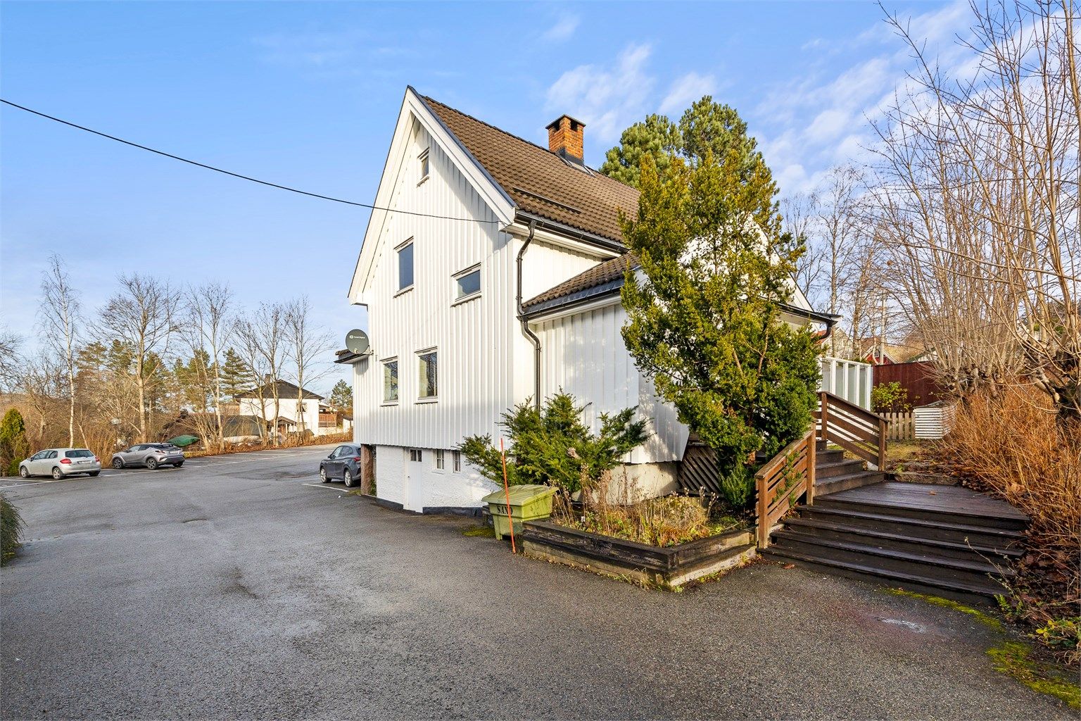 Velkommen til Røykenveien 381A, presentert av Pojan Eskandari i Krogsveen.