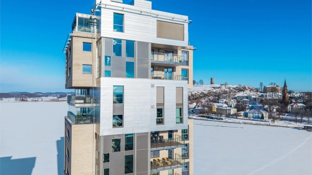 En attraktiv selveierleilighet fra 2018, beliggende i 8. etasje i sameiet Signaturen på Kaldnes Brygge.