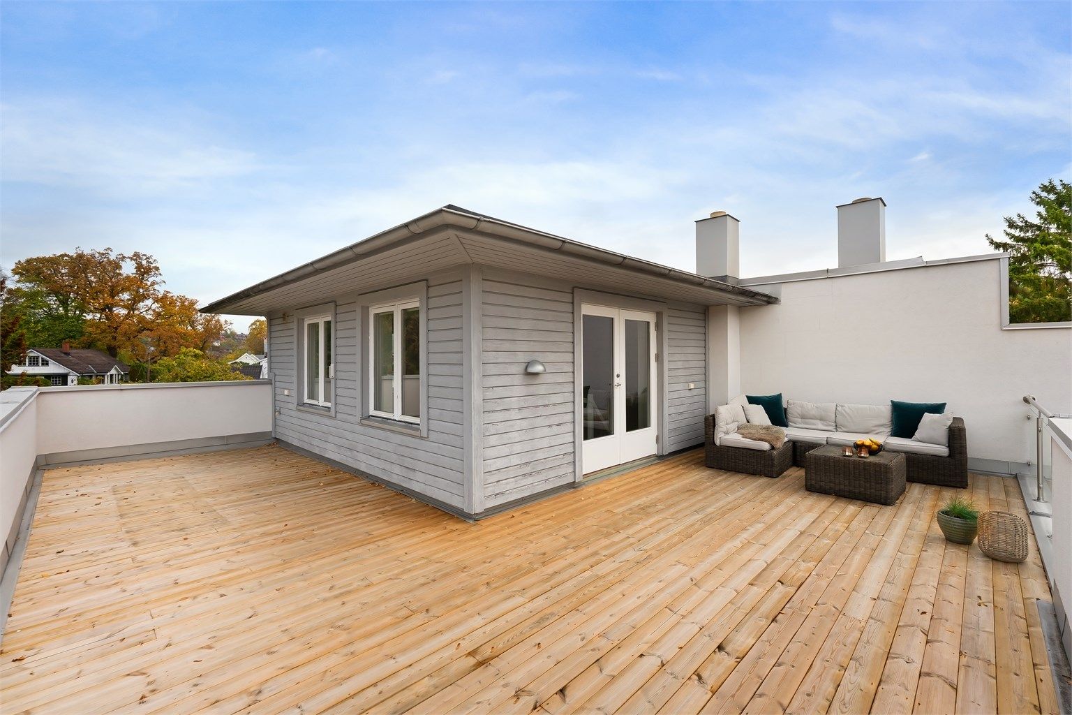 Delikat funkisbolig med solrik takterrasse, garasje og flott planløsning. Foto: Zovenfra