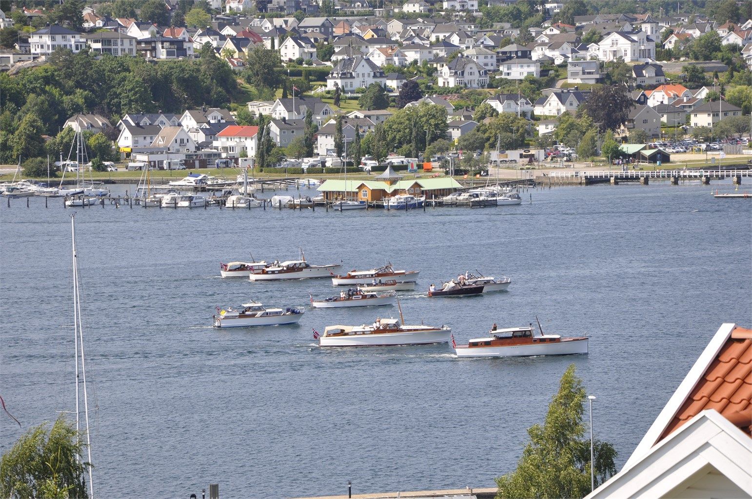 Utsikt fra terrasse og stue