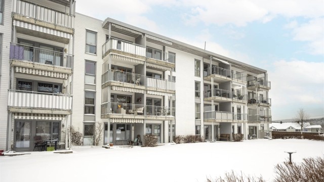 Fasaden sett fra balkongsiden og mot syd. Foto: Martine Eren Jacobsen.