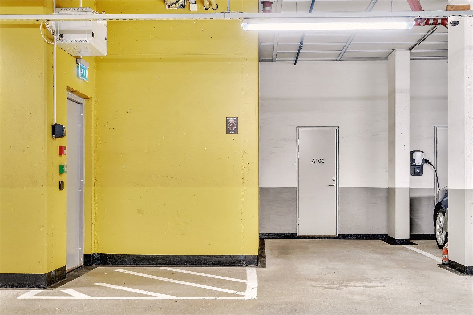 Det medfølger egen garasjeplass i Marienfryd Garasjesameie. Kostnader knyttet til garasjeplassen pålydende kr 352,- i mnd.