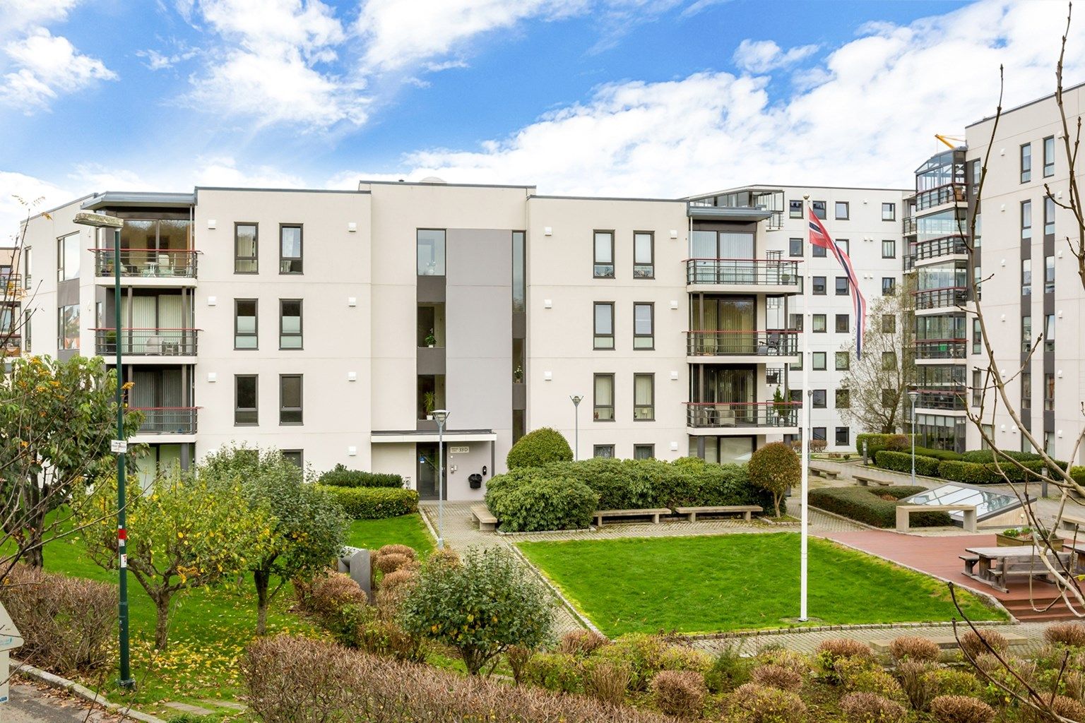 Lene Hviding v/Krogsveen har gleden av å presentere Breivikveien 33D.