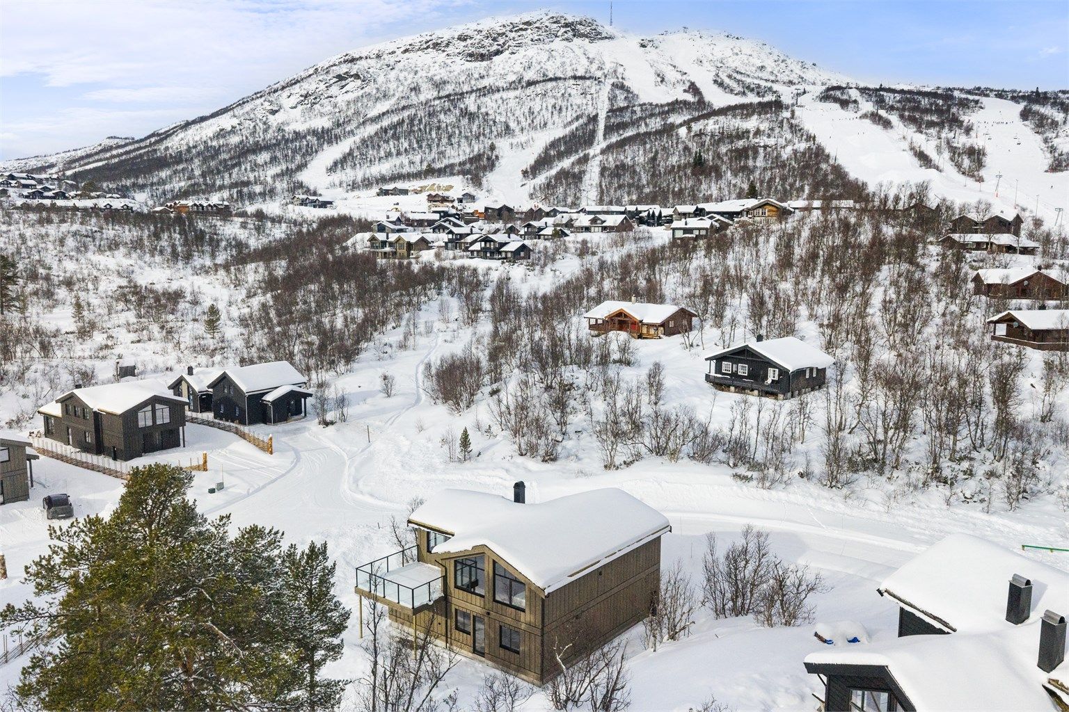 - Velkommen til Dyregrenda Sør 48 - Rett ved alpinanlegget men med tilbaketrukken beliggenhet. 