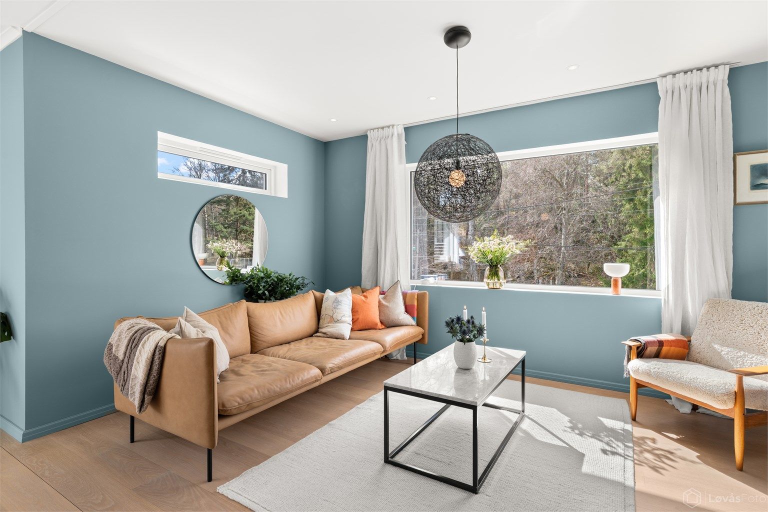 Stuen har utsyn til friområde