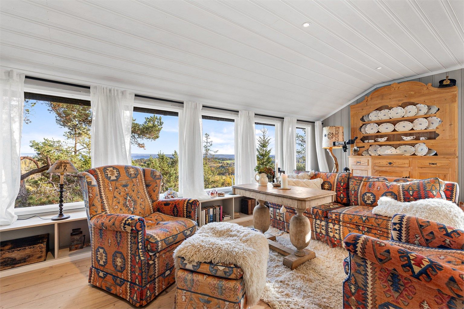 Vinduene gir panoramautsikt