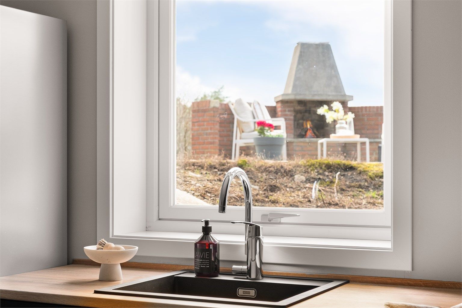 Så vel rør som elektrisk anlegg i hybelen er fra 2019.