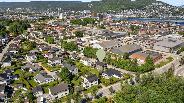 Eiendommen har en god beliggenhet i veletablert og sentrumsnært boligområde, like ved Marienlyst området.
Foto: Stine Prøitz Jørgensen