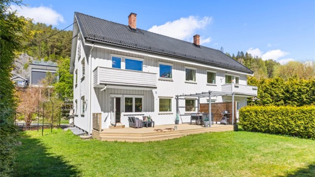 Velkommen til Øgårdsveien 13! Foto: LøvåsFoto