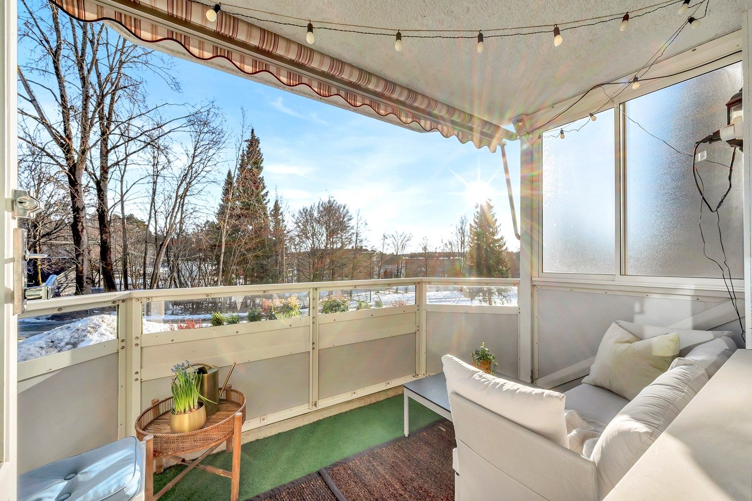 Velkommen til 3-roms i høy 1.etasje på Manglerud i Rugveien 43!