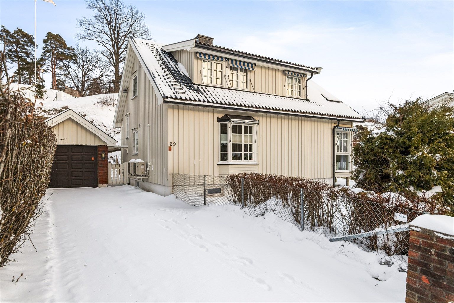 Eneboligen er på totalt 209 kvm i BRA-I