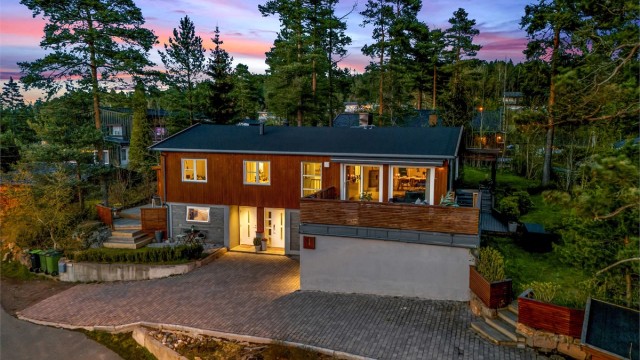 Eiendomsmegler Krogsveen v/ Marius Løkken ønsker deg velkommen til Sætervegen 8, et pent og innholdsrik familiehus med garasje i et barnevennlig område.