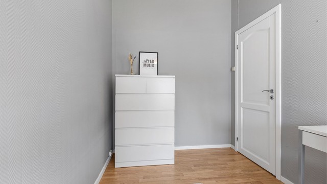 De to andre soverommene passer godt som barnerom, gjesterom eller kontor.