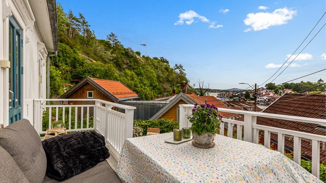 FAVORITTPLASSEN: Hvor du kan sitte ute og nyte utsikten mot havnebassenget.