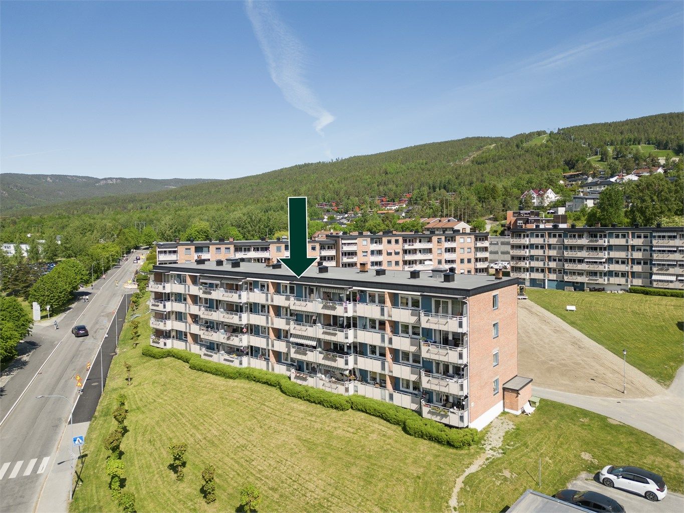 Veletablert og sentralt nærmiljø med det meste av fritids- og servicetilbud. Foto: Viken Fototjenester Eirik Andersen