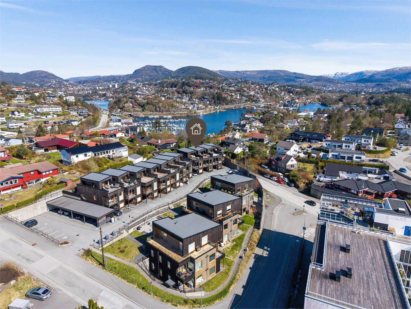 Nærhet til sjø, flotte turmuligheter og det meste du trenger i hverdagen