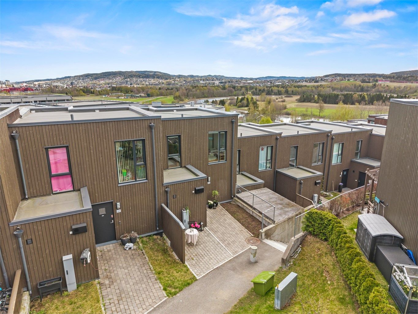 Boligen er en del av sameiet Lillestrøm Panorama 2, som består av 27 boligseksjoner.