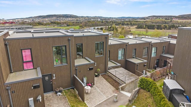 Boligen er en del av sameiet Lillestrøm Panorama 2, som består av 27 boligseksjoner.