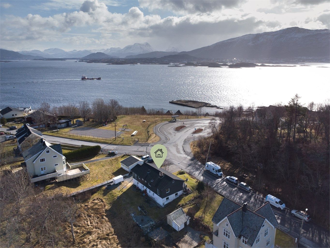 Dronebilde tatt fra nordvest mot sydøst