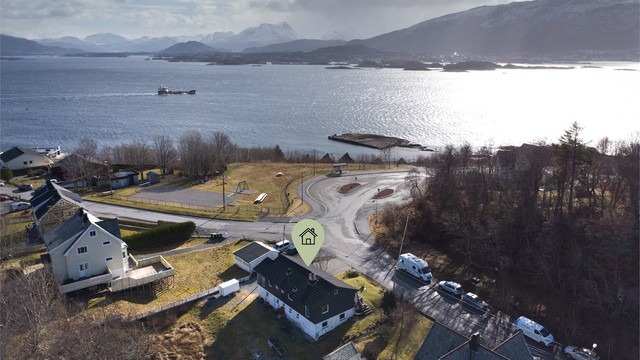 Dronebilde tatt fra nordvest mot sydøst