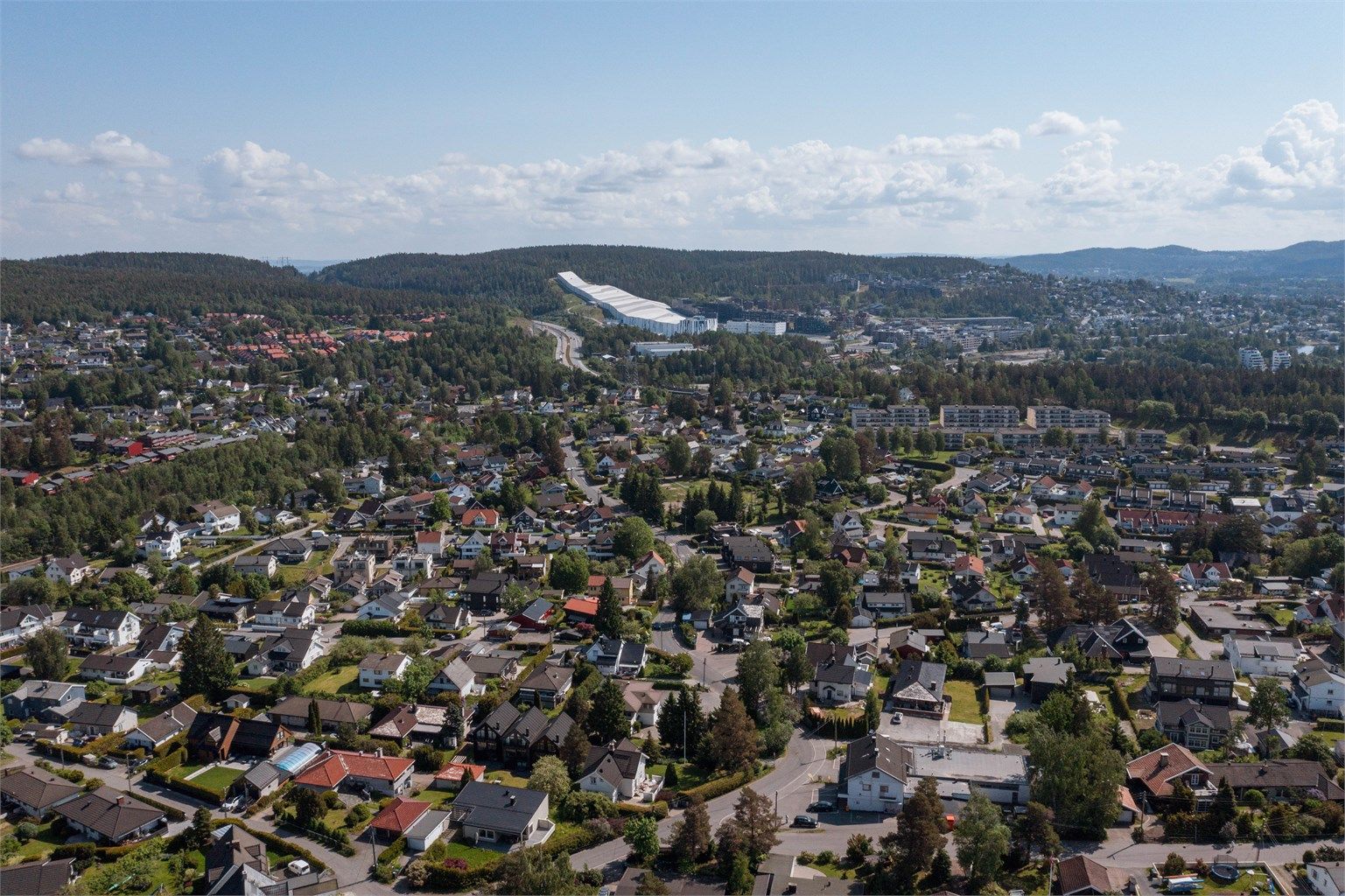 En kort kjøretur unna ligger SNØ, helårsarenaen for ski og vinteraktiviteter på Lørenskog.