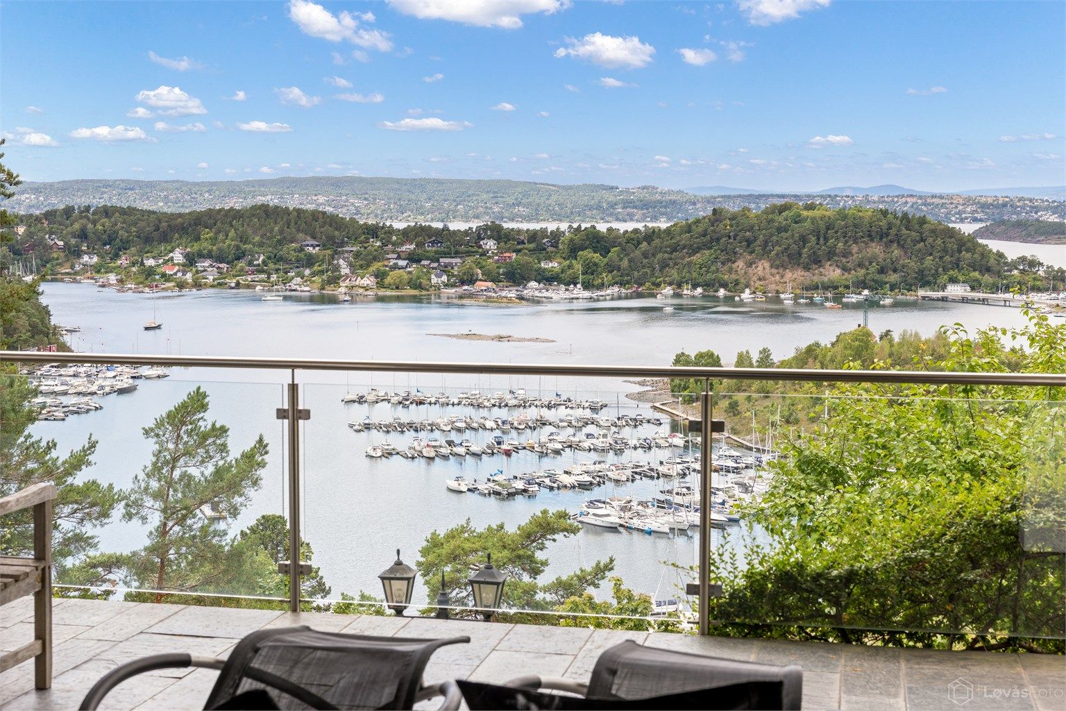 Terrasse i underetasjen med fantastisk utsikt